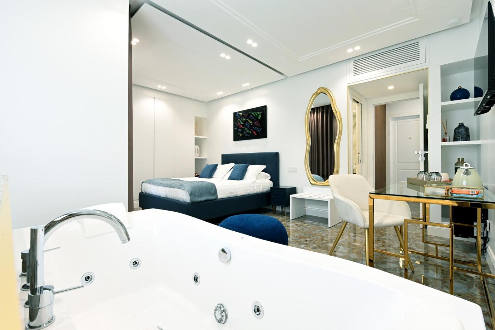 Golden House Cinecitta Guest house *