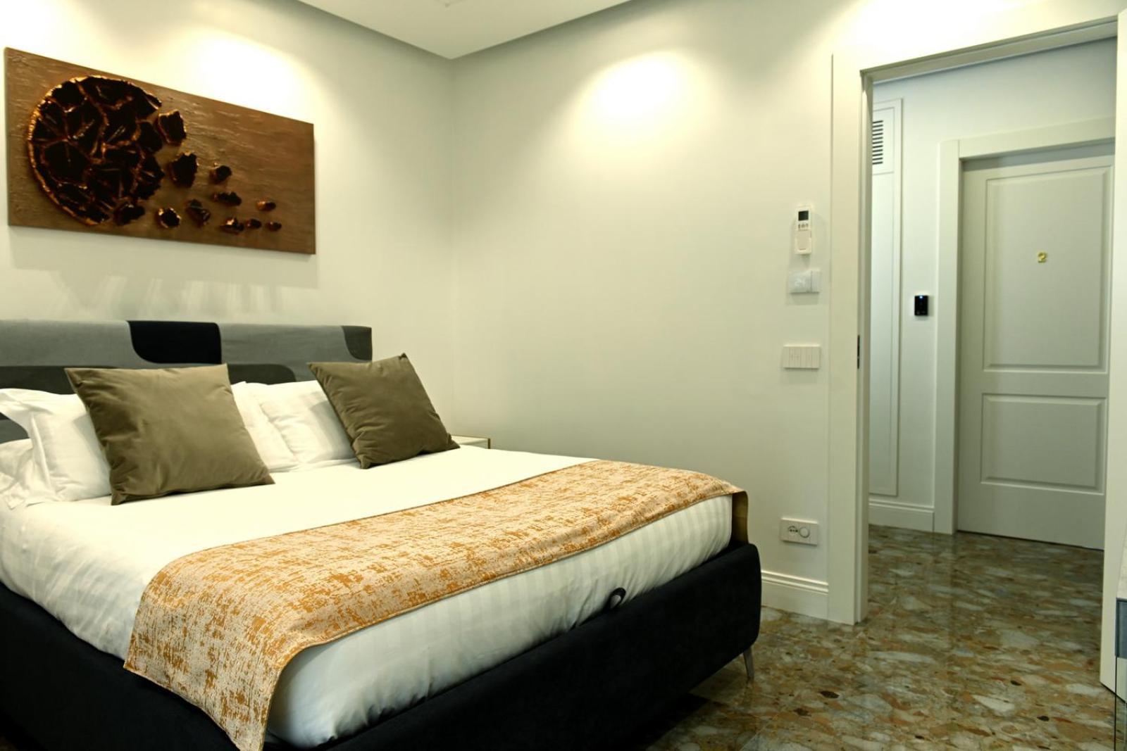 Golden House Cinecitta Guest house Rome